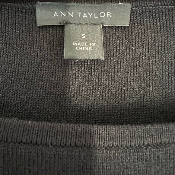 Ann Taylor Bell Sleeve Knit Dress, Sz S - Picture 5 of 10